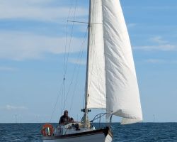 Petite brise et moteur entre Pornic et Hoëdic