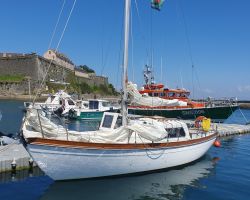 Au ponton dans l'avant port Le Palais 22 mai